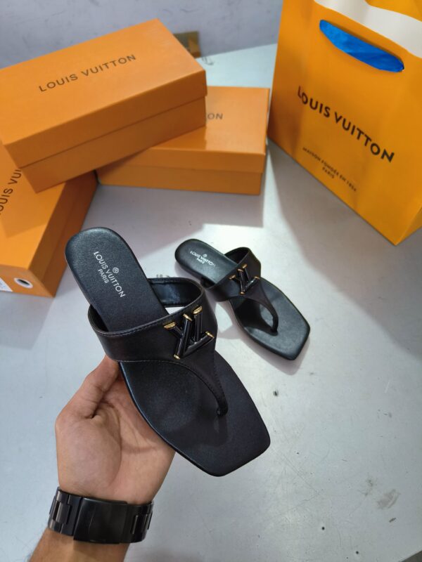 FIRST COPY Louis Vuitton sandals for her