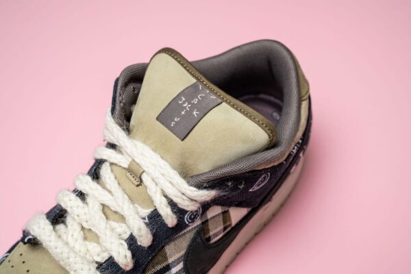 FIRST COPY NIKE SB DUNK LOW X TRAVIS SCOTT BANDHANA - Image 5