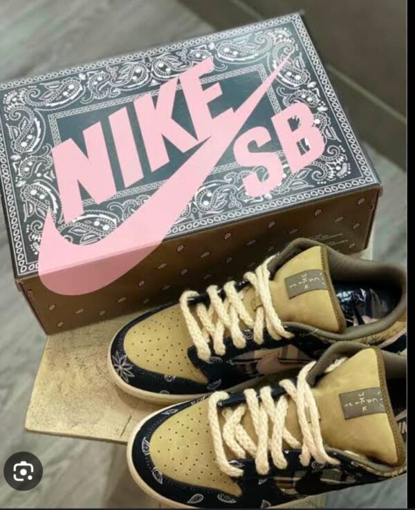 FIRST COPY NIKE SB DUNK LOW X TRAVIS SCOTT BANDHANA - Image 8