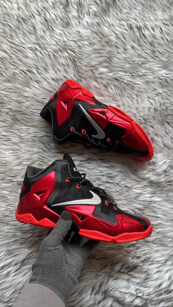 FIRST COPY Nike LEBRON 11