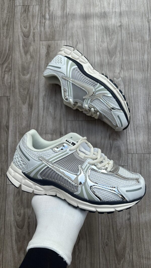 FIRST COPY Nike Vomero 5 – Performance Running