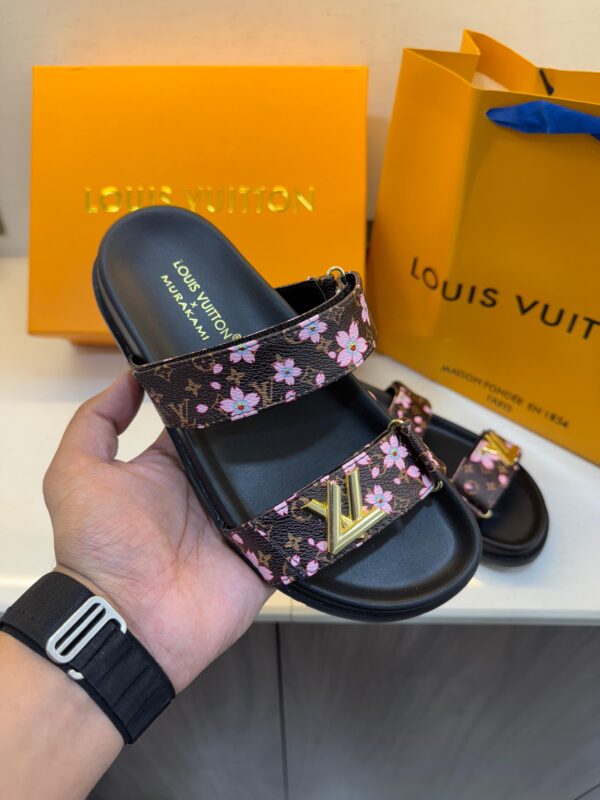 FIRST COPY LOUIS VUITTON X MURAKAMI EDITION