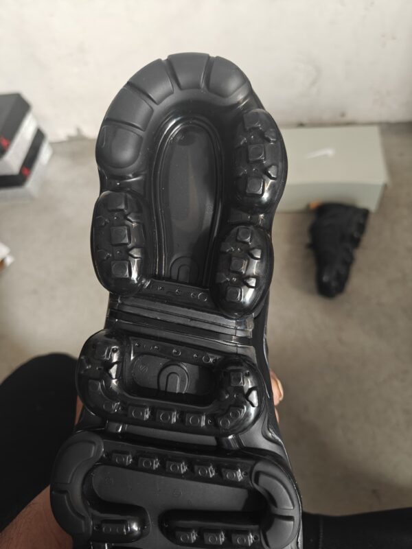 FIRST COPY Nike Air vapourmax Plus Black golden - Image 6