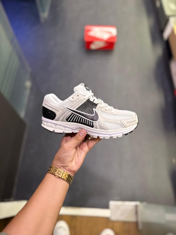 FIRST COPY NIKE ZOOM VOMERO PANDA - Image 11