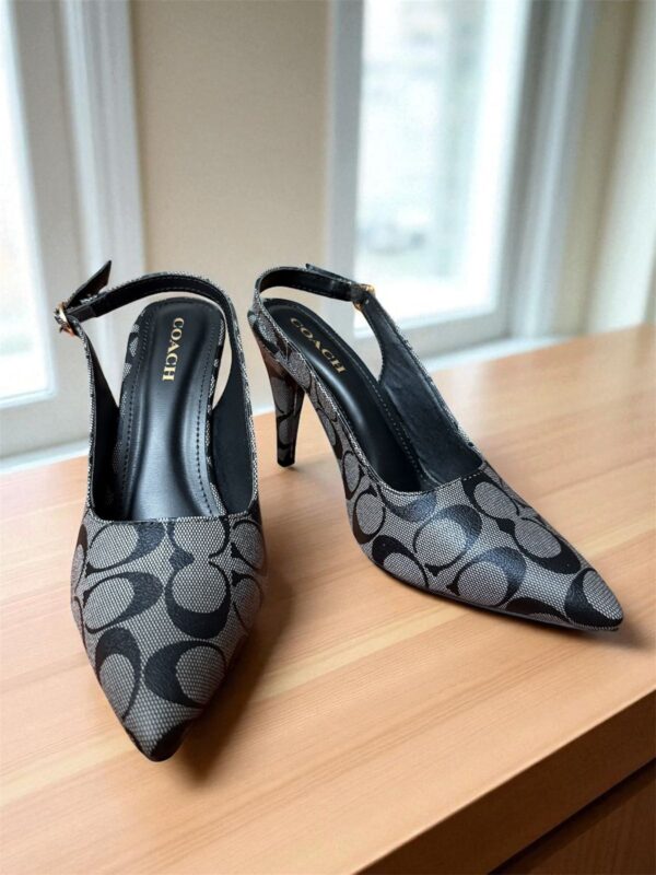 First Copy Coach Heels – Timeless Class Meets Modern Elegance