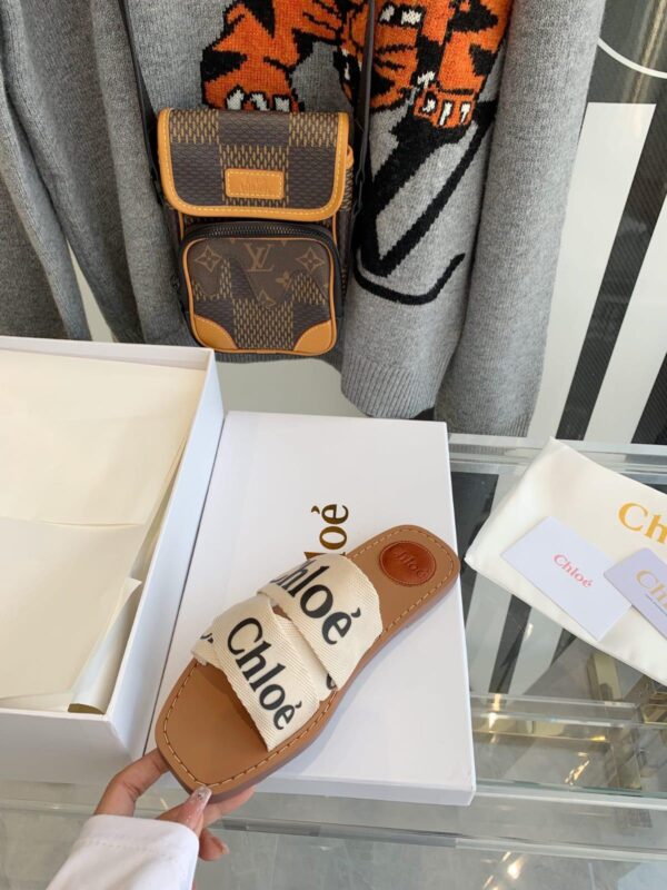 FIRST COPY Chloé Signature Flats - Image 2