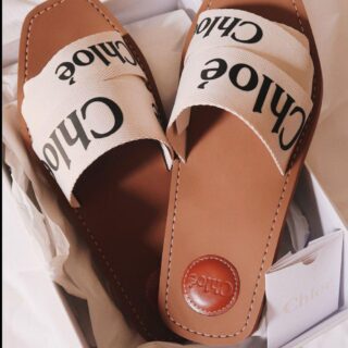 FIRST COPY Chloé Signature Flats