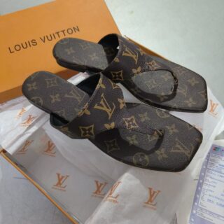 FIRST COPY Louis Vuitton Flats