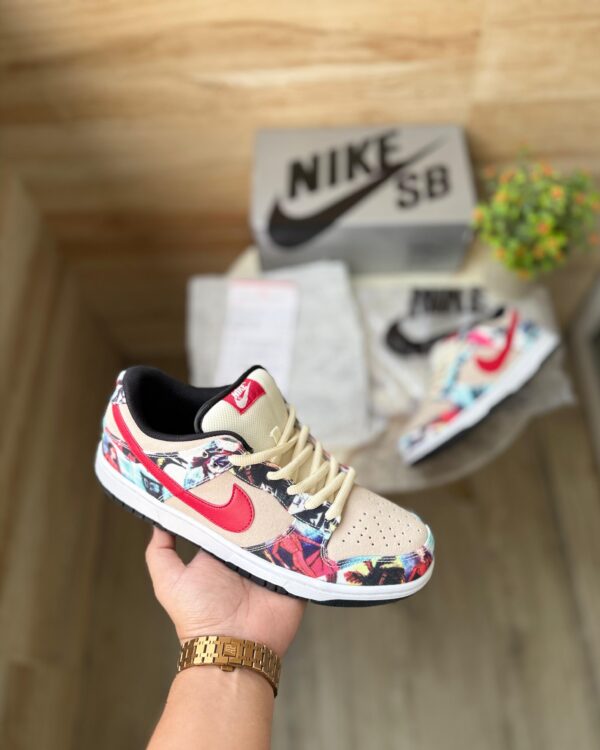 FIRST COPY Nike SB Dunk Low Paris