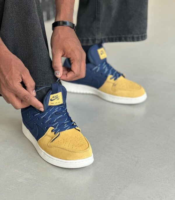 FIRST COPY Nike SB Dunk Low Pro Backpack - Image 9