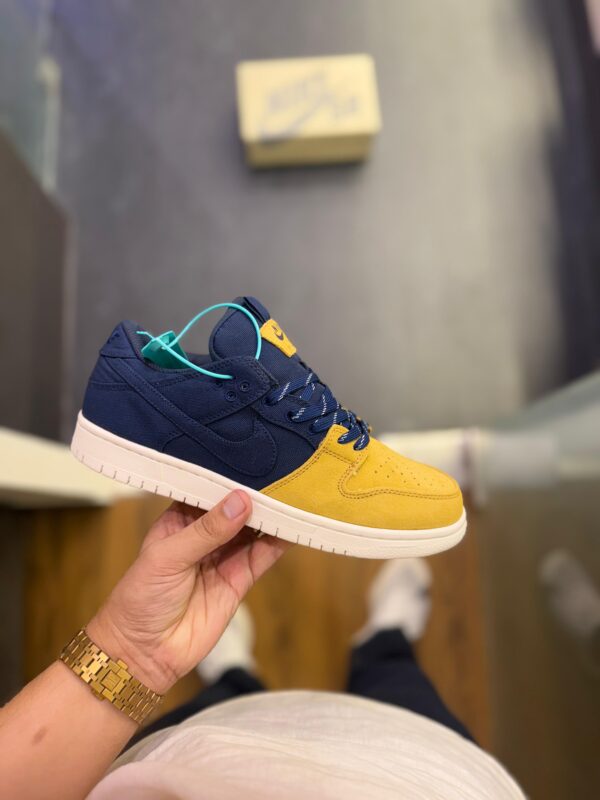 FIRST COPY Nike SB Dunk Low Pro Backpack - Image 4