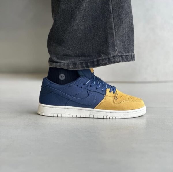 FIRST COPY Nike SB Dunk Low Pro Backpack - Image 7