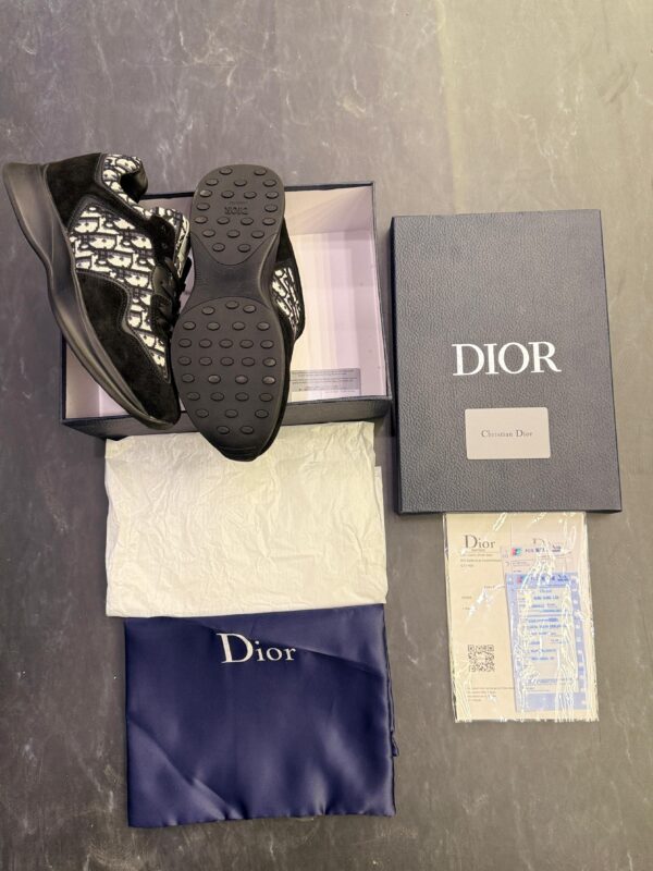 First Copy Christian Dior Black – Luxury Fashion at Its Finest - Image 2