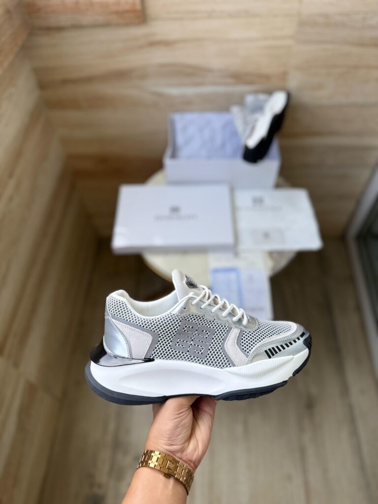 First Copy GIVENCHY Ultra Luxury Sneaker (1)