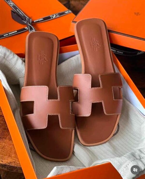 First Copy Hermes Oran Flats in Stock