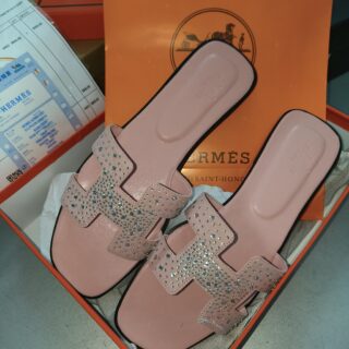 First Copy Hermes Pink Drill Diamonds – Luxury Elegance in Every Detail