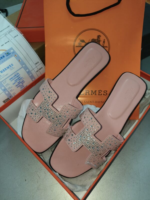 First Copy Hermes Pink Drill Diamonds – Luxury Elegance in Every Detail