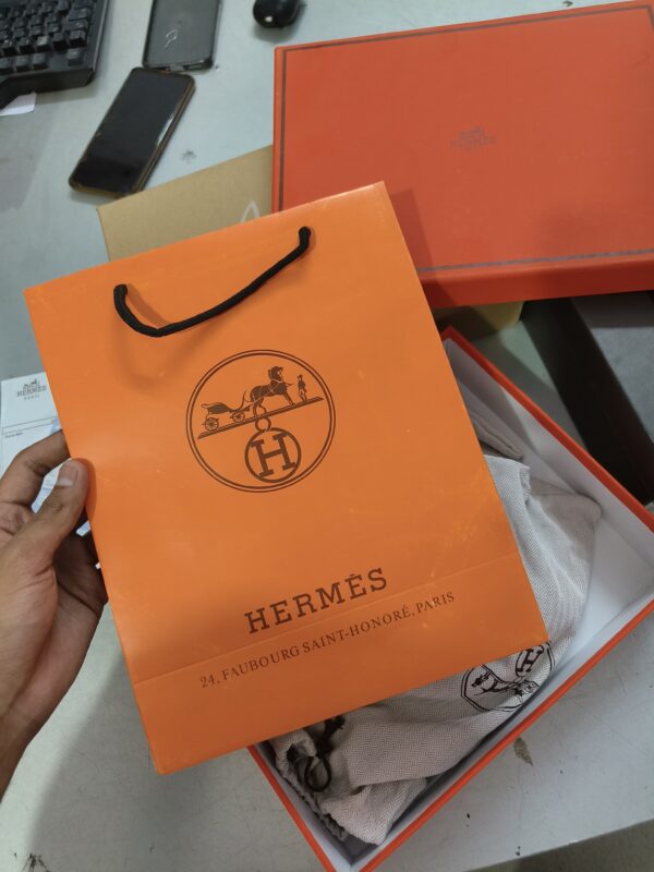 First Copy Hermes Pink Drill Diamonds – Luxury Elegance in Every Detail - Image 3