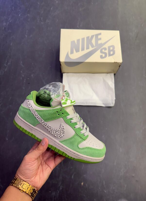 First Copy Nike SB Dunk Chlorophyll 2025 – Premium Streetwear Skate Sneakers - Image 3