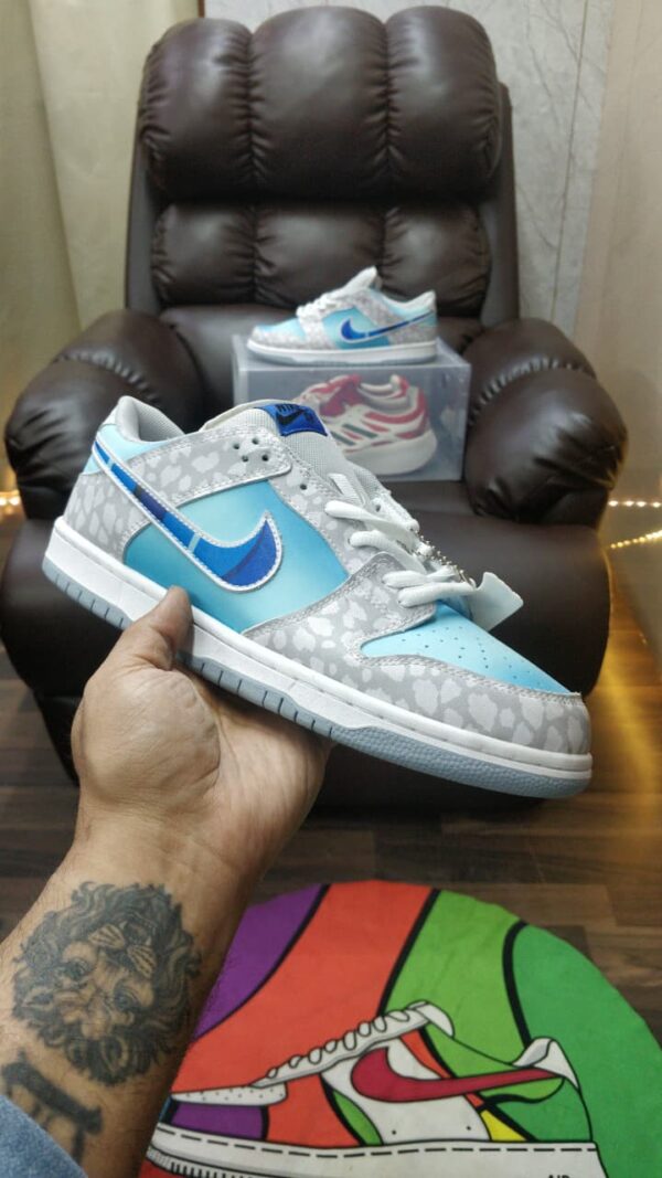 First Copy Nike SB Dunk Sneakers