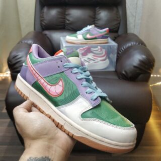 First Copy Nike SB Dunk Sneakers