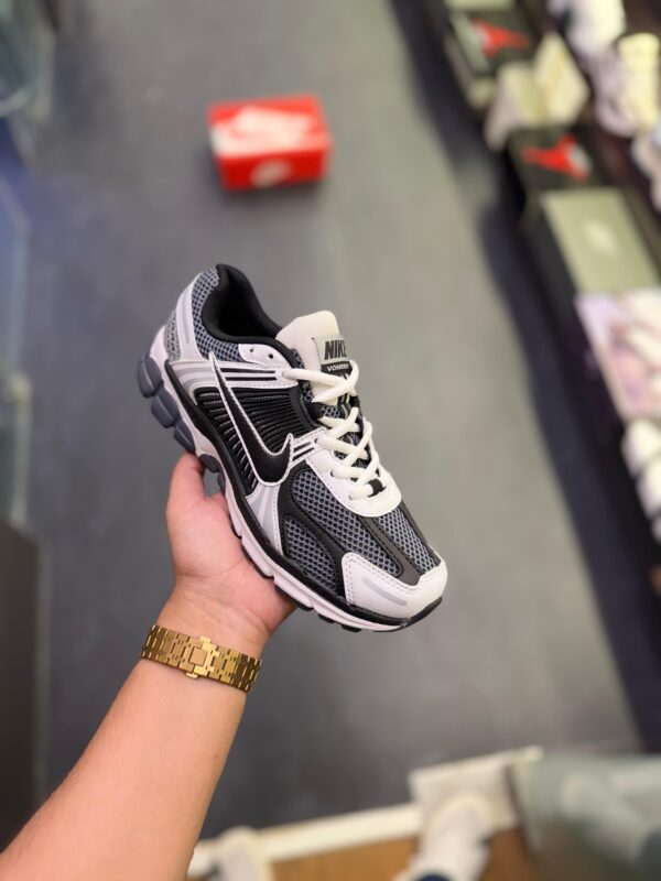 First Copy Nike Zoom Vomero | Summit Black Dark Grey - Image 4