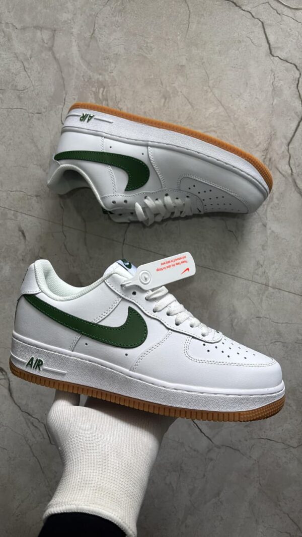 Nike Air Force Originals – Timeless Streetwear Icon