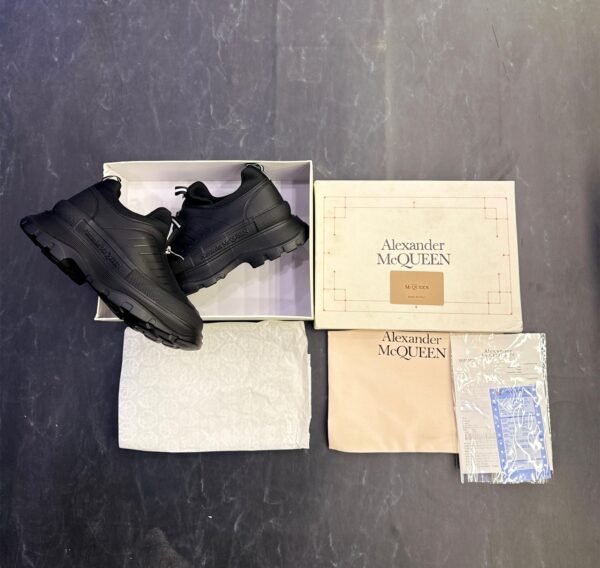 FIRST COPY Alexander McQueen London Triple Black - Image 3