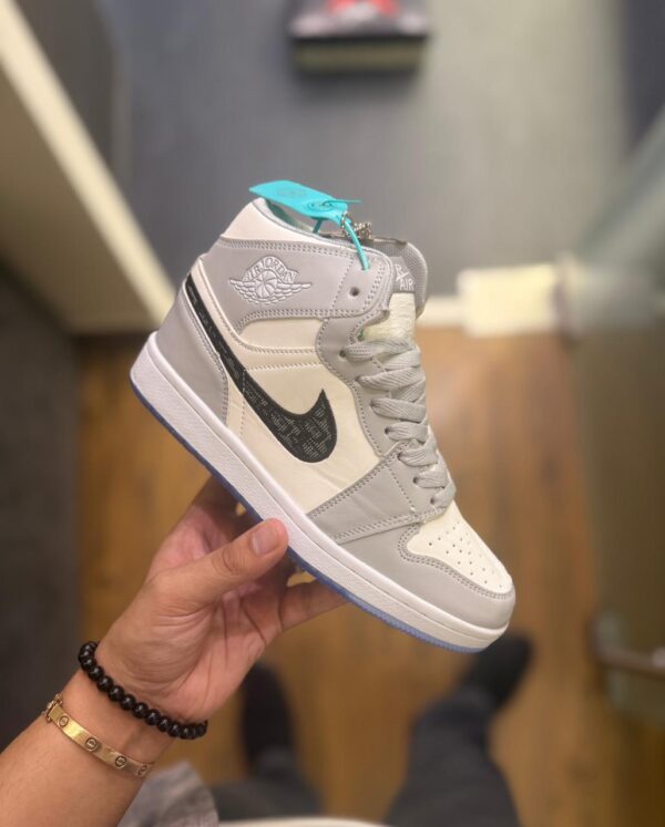 FIRST COPY Air Jordans Retro 1 Mid Dior – Premium Limited Edition Sneaker