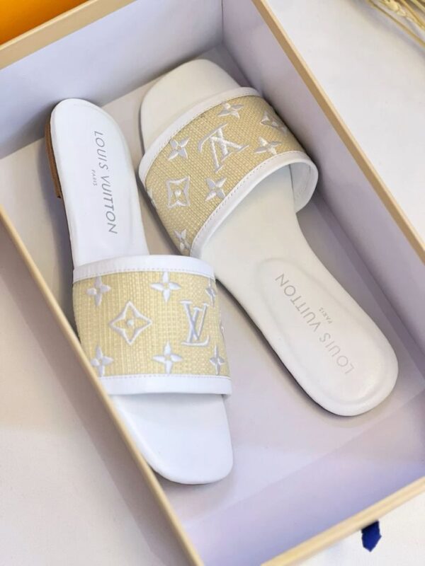 FIRST COPY LOUIS VUITTON SANDAL FOR WOMAN - Image 4